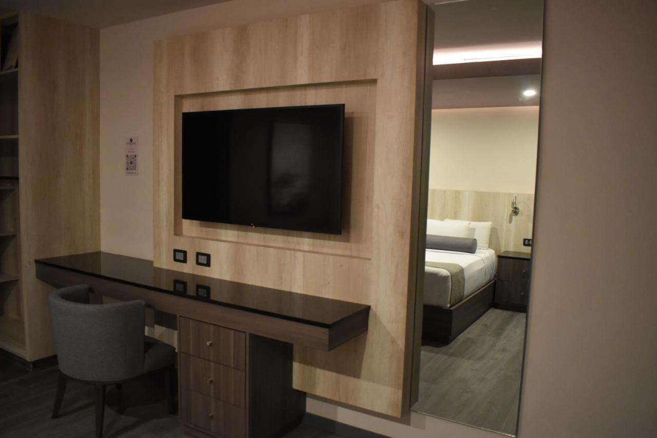 Hotel Frontiere Тихуана Екстериор снимка