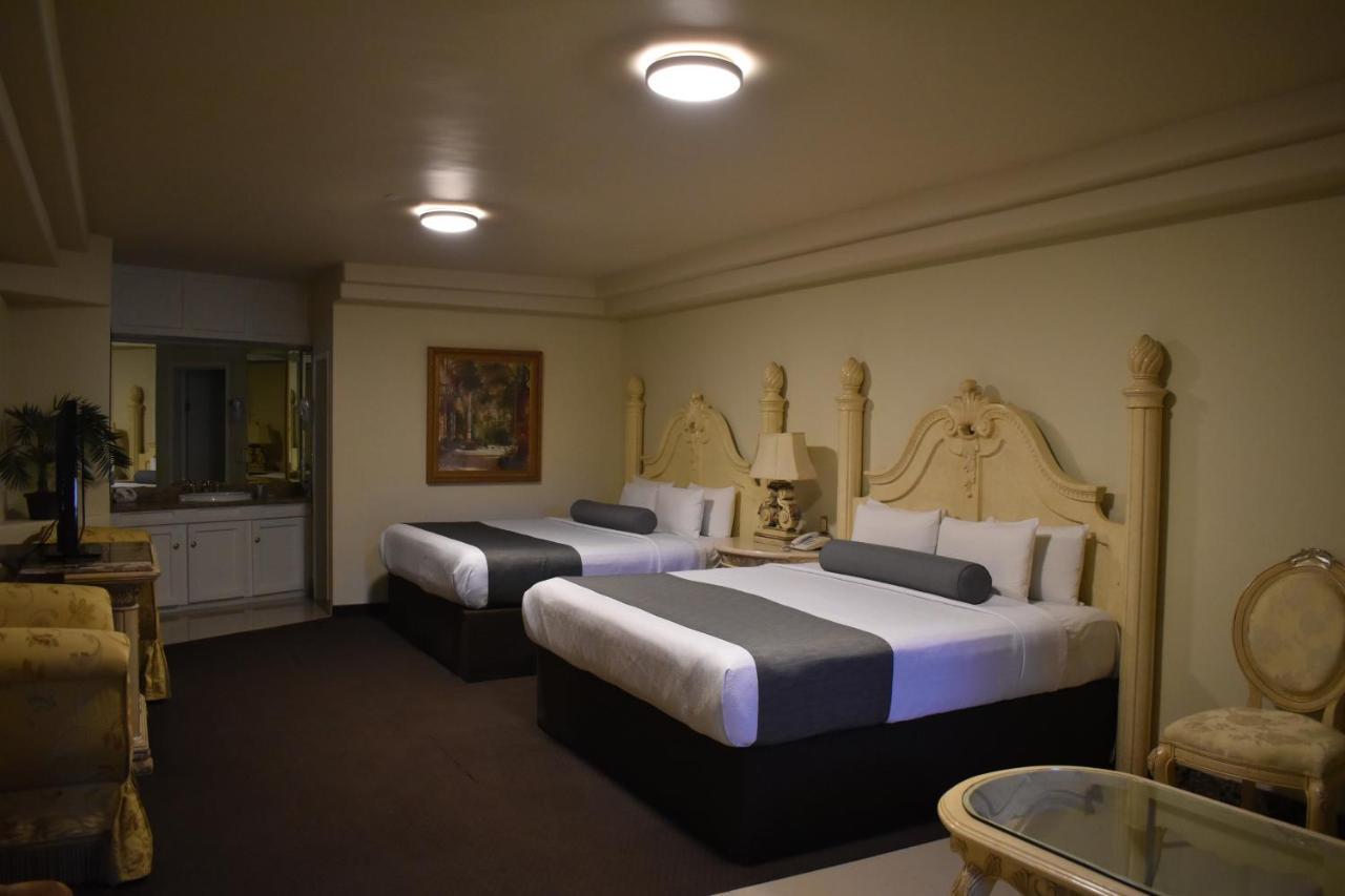 Hotel Frontiere Тихуана Екстериор снимка