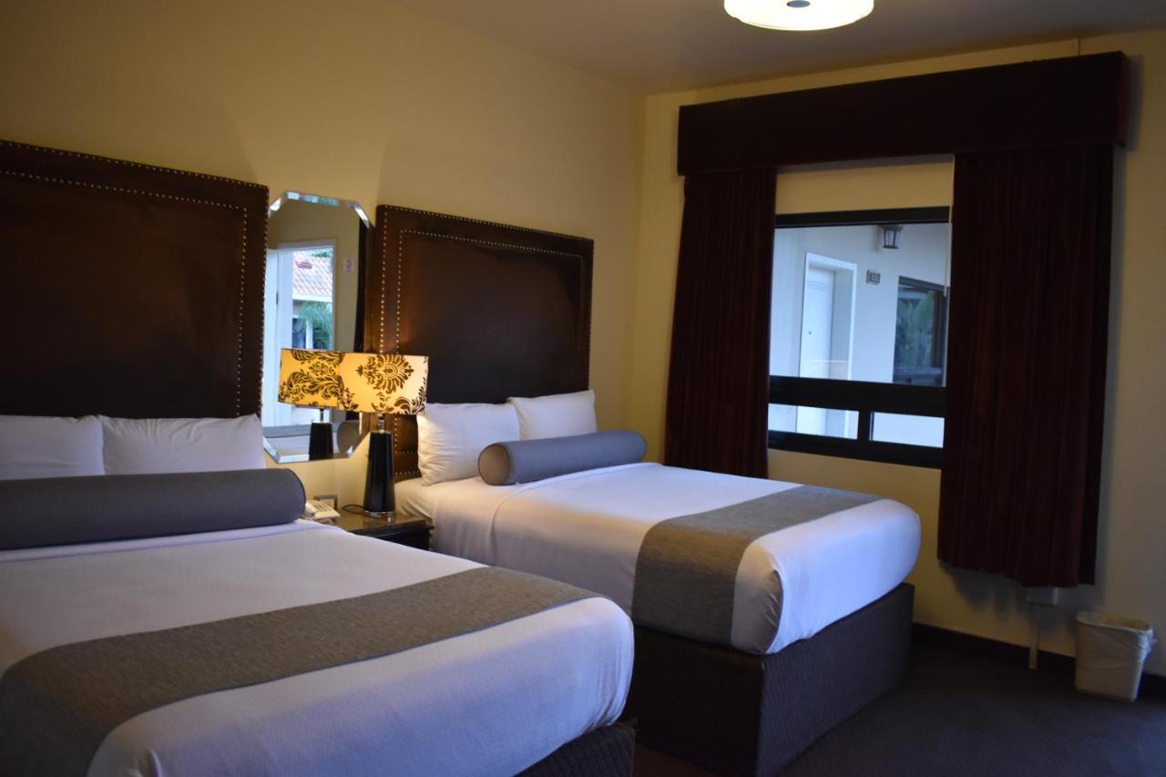 Hotel Frontiere Тихуана Екстериор снимка